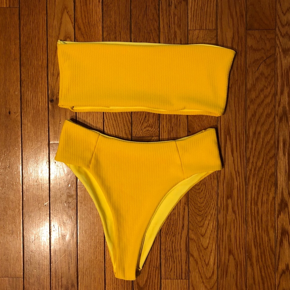 Textured Strapless Bikini